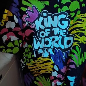 "King of the World" Graphic Tee - Multicolor